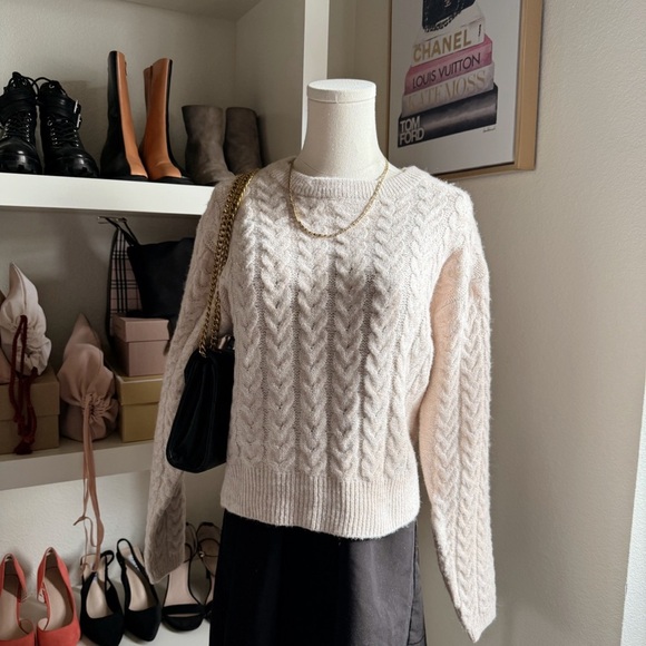 NWT Beautiful Light Pink Knit Sweater Size Large - Picture 3 of 7